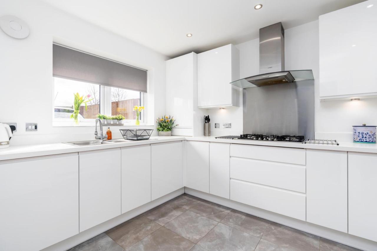 Walking Distance To Centre, Close To Hospitals And Universities Holiday home *
