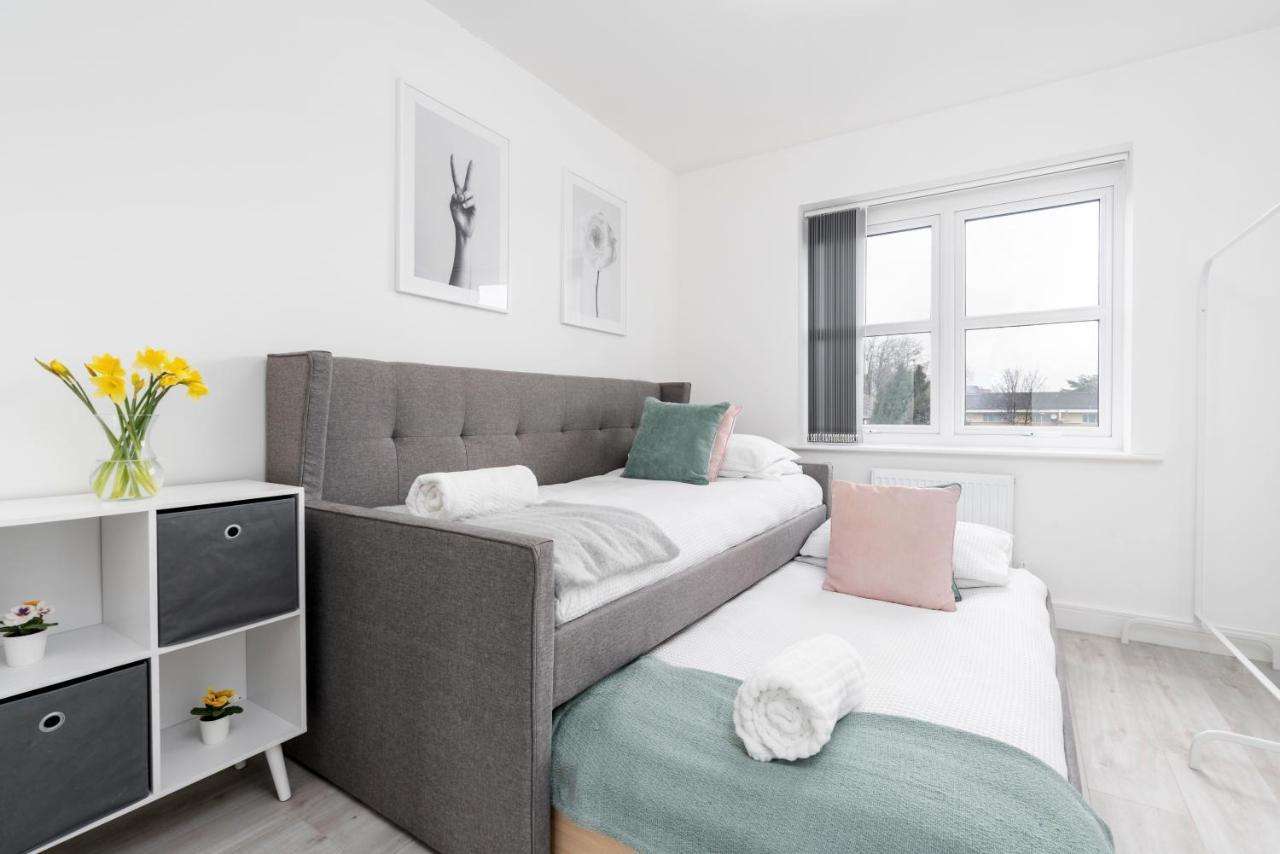 Walking Distance To Centre, Close To Hospitals And Universities Holiday home *