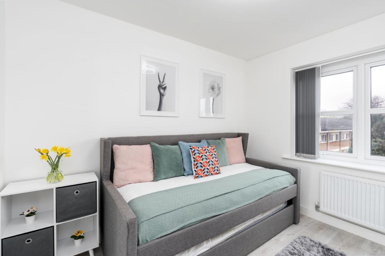 Walking Distance To Centre, Close To Hospitals And Universities Holiday home Manchester