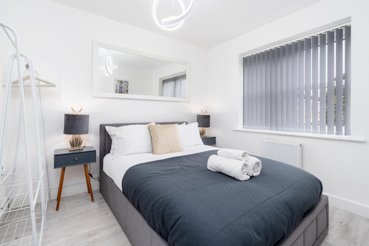 Walking Distance To Centre, Close To Hospitals And Universities Holiday home Manchester