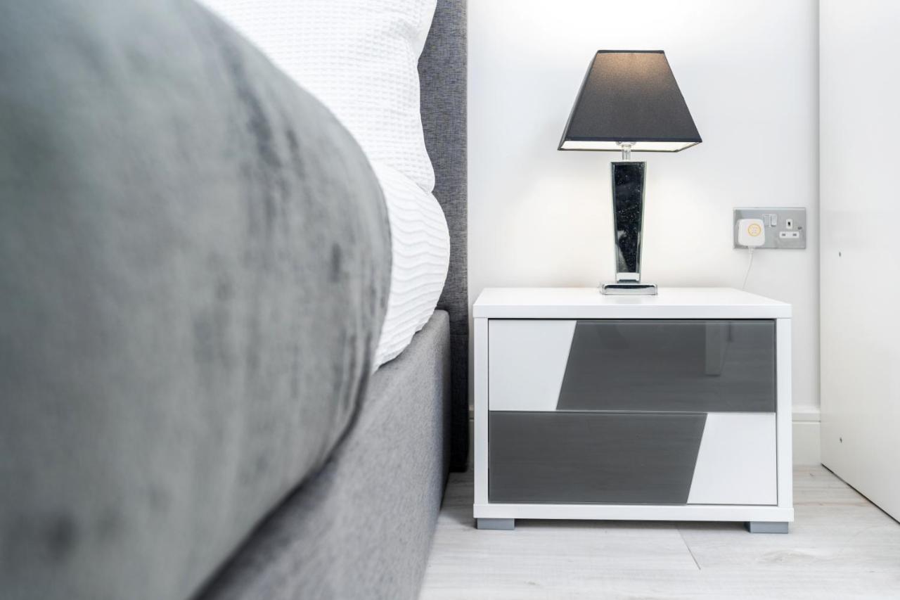 Walking Distance To Centre, Close To Hospitals And Universities