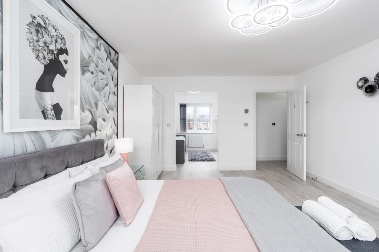 Walking Distance To Centre, Close To Hospitals And Universities Manchester