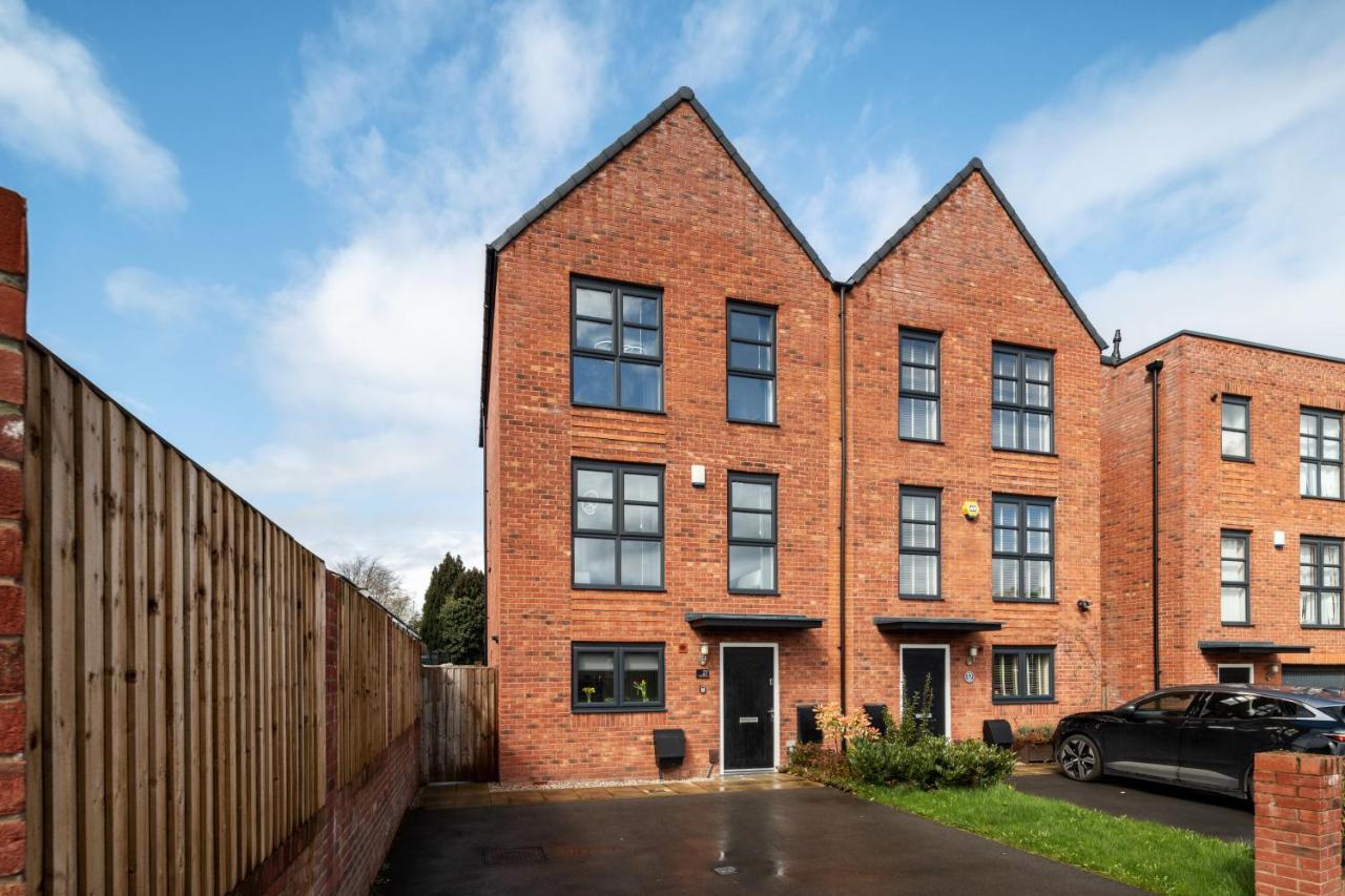 Walking Distance To Centre, Close To Hospitals And Universities Holiday home *