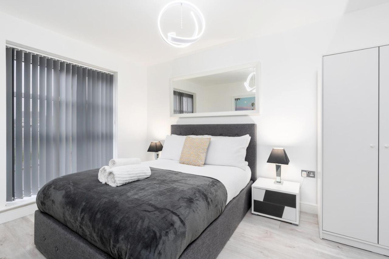 Walking Distance To Centre, Close To Hospitals And Universities Holiday home Manchester